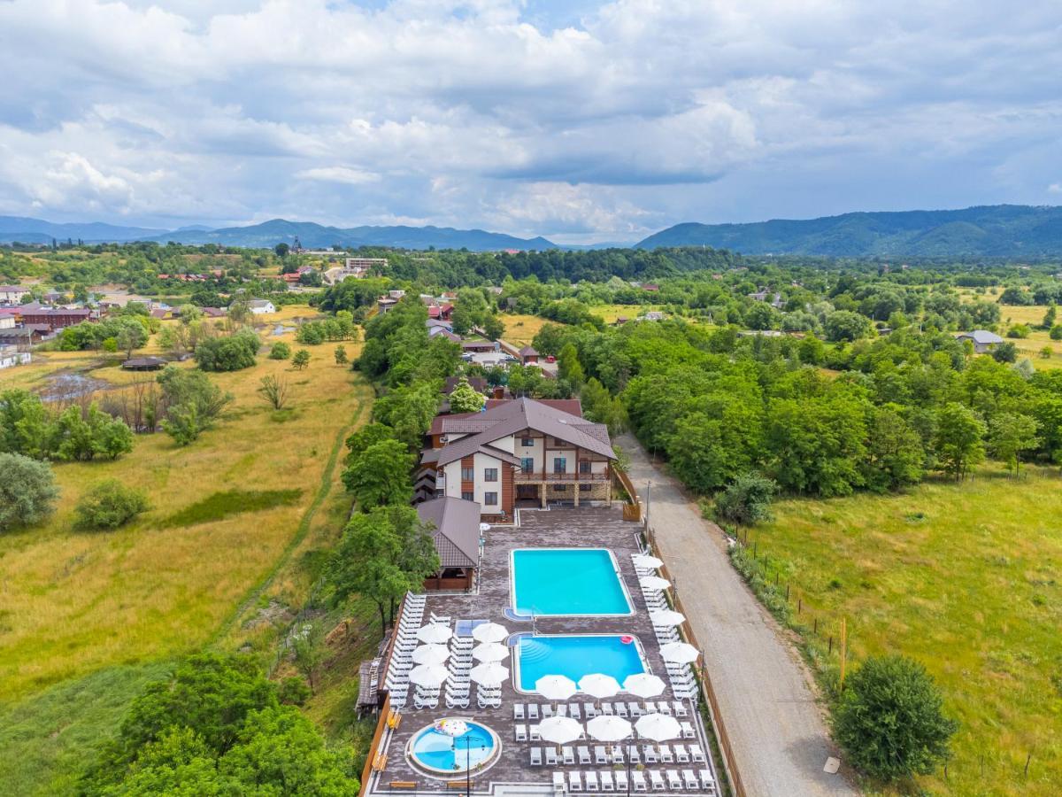 Sofion Hotel&Resort Solotvyno Eksteriør bilde